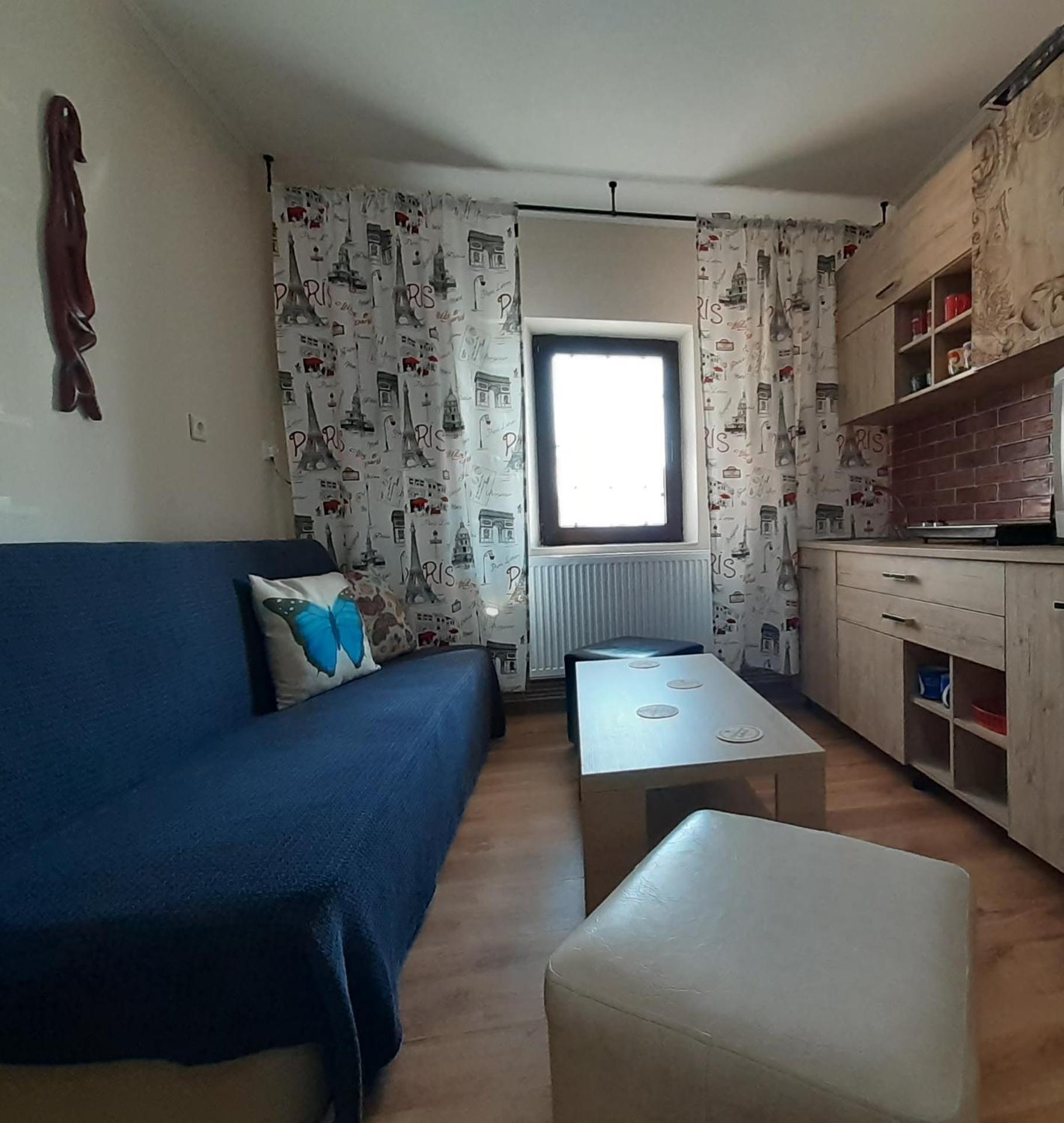Apartament Cristina Cu Doua Dormitoare & Balcon & Parcare Proprie Onesti Dış mekan fotoğraf