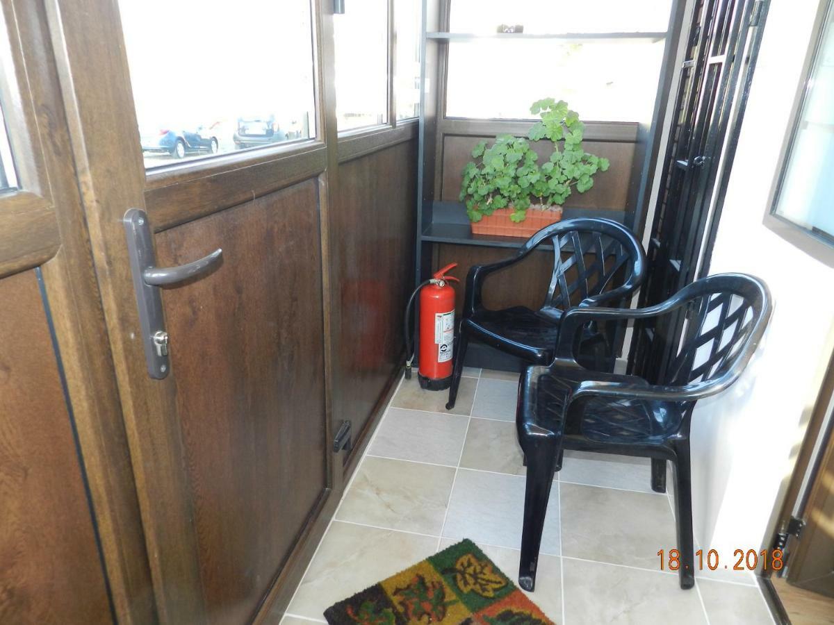 Apartament Cristina Cu Doua Dormitoare & Balcon & Parcare Proprie Onesti Dış mekan fotoğraf